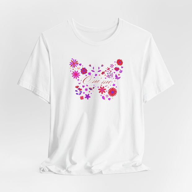 “Floral Butterfly Women Tee – Casual Summer Shirt, Butterfly Design T-Shirt, Gift for Nature Lovers, Spring Fashion Top, Oni mẹ (Mother in Urhobo)” ✅