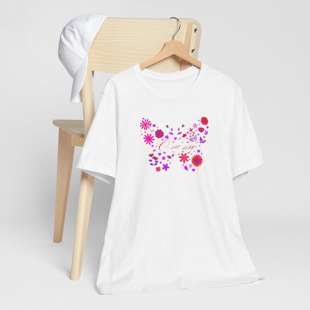 “Floral Butterfly Women Tee – Casual Summer Shirt, Butterfly Design T-Shirt, Gift for Nature Lovers, Spring Fashion Top, Oni mẹ (Mother in Urhobo)” ✅