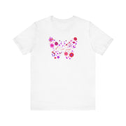 “Floral Butterfly Women Tee – Casual Summer Shirt, Butterfly Design T-Shirt, Gift for Nature Lovers, Spring Fashion Top, Oni mẹ (Mother in Urhobo)” ✅