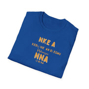 “This is what an amazing Dad looks like – Men’s Softstyle T-Shirt | Cultural Message: ‘KEDỤ IHE A DỊ ÉGWU ỊTỤNANYA NNA Ọ DỊ KA’ | Perfect Gift for Fathers”