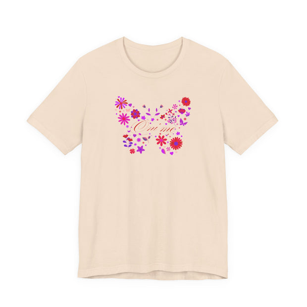 “Floral Butterfly Women Tee – Casual Summer Shirt, Butterfly Design T-Shirt, Gift for Nature Lovers, Spring Fashion Top, Oni mẹ (Mother in Urhobo)” ✅