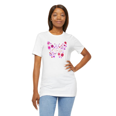 “Floral Butterfly Women Tee – Casual Summer Shirt, Butterfly Design T-Shirt, Gift for Nature Lovers, Spring Fashion Top, Oni mẹ (Mother in Urhobo)” ✅